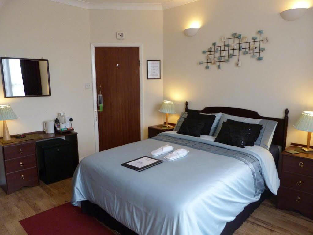 Oaklands House - Adults Only Hotel Brading Exterior photo